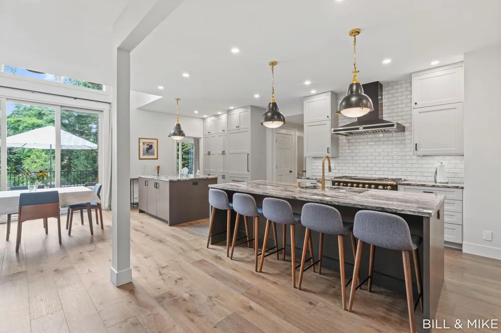 2840 Lake Breeze Drive Saugatuck Township, MI 49408