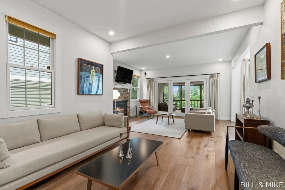 2840 Lake Breeze Drive Saugatuck Township, MI 49408
