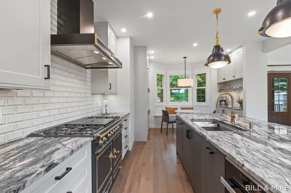 2840 Lake Breeze Drive Saugatuck Township, MI 49408