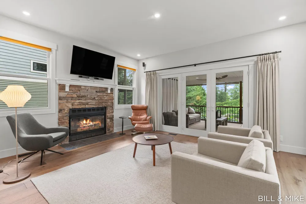 2840 Lake Breeze Drive Saugatuck Township, MI 49408