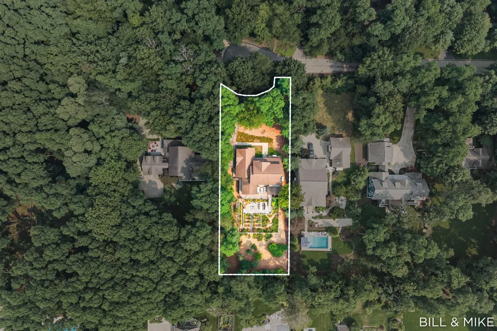 2840 Lake Breeze Drive Saugatuck Township, MI 49408