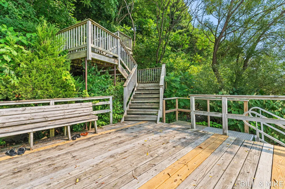 2840 Lake Breeze Drive Saugatuck Township, MI 49408