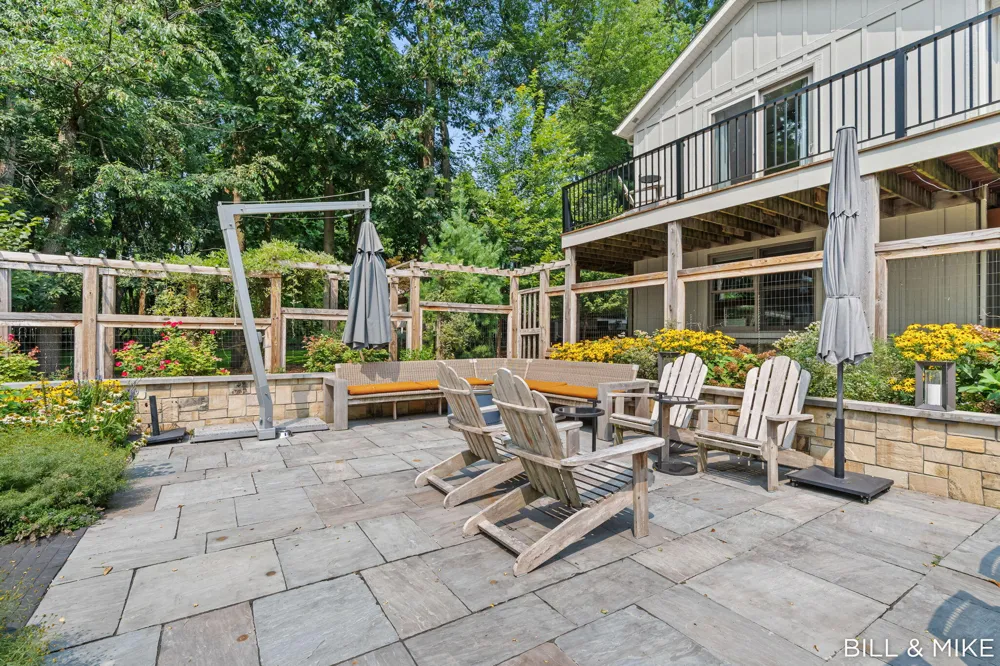 2840 Lake Breeze Drive Saugatuck Township, MI 49408