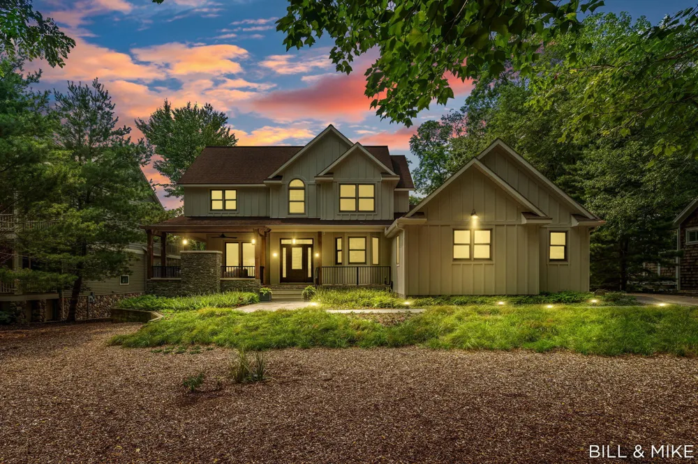 2840 Lake Breeze Drive Saugatuck Township, MI 49408