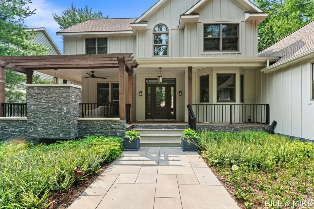 2840 Lake Breeze Drive Saugatuck Township, MI 49408