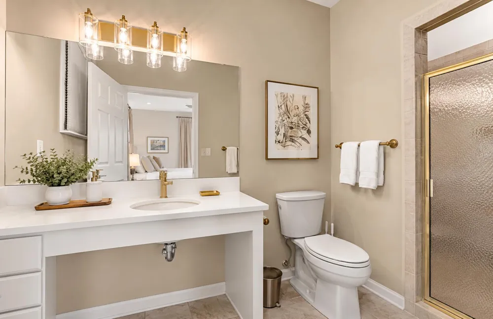 2840 Lake Breeze Drive Saugatuck Township, MI 49408