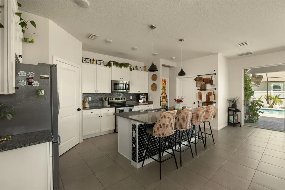 13301 WATERLEAF GARDEN CIRCLE Riverview, FL 33579