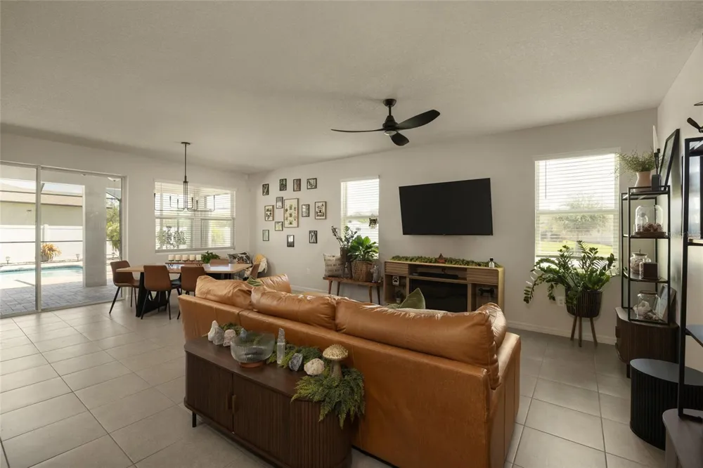 13301 WATERLEAF GARDEN CIRCLE Riverview, FL 33579