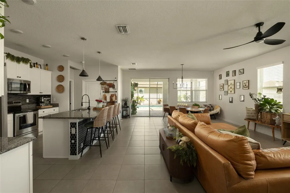 13301 WATERLEAF GARDEN CIRCLE Riverview, FL 33579