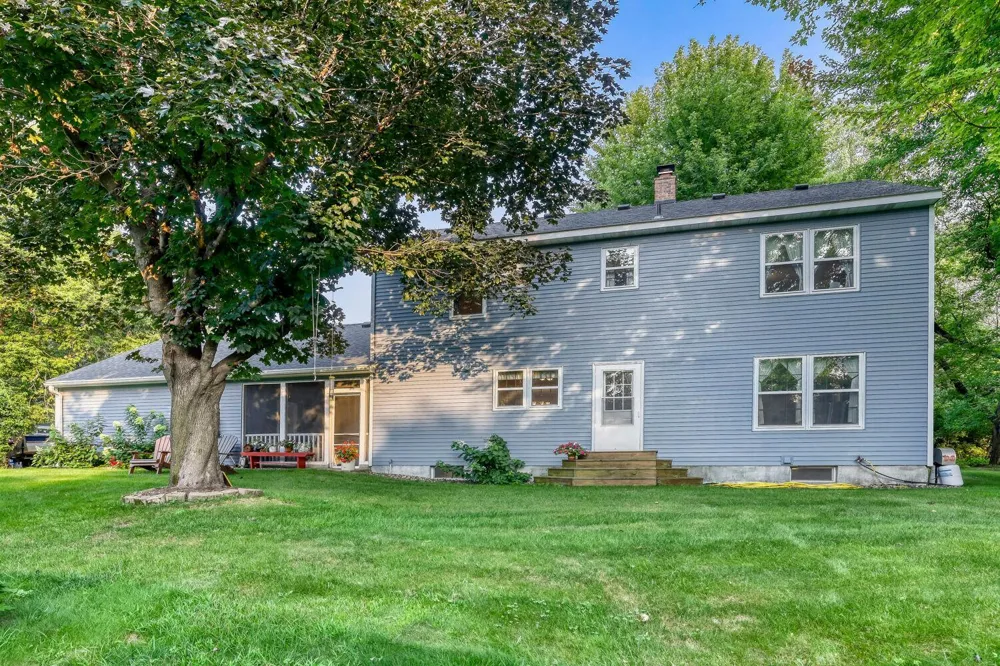 9905 Brent Avenue Inver Grove Heights, MN 55077