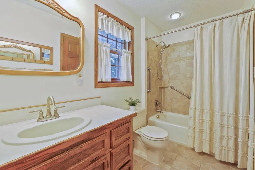 9905 Brent Avenue Inver Grove Heights, MN 55077