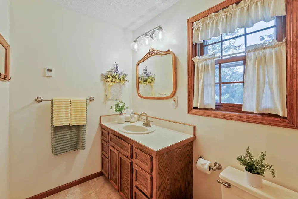 9905 Brent Avenue Inver Grove Heights, MN 55077
