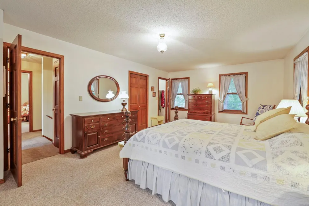 9905 Brent Avenue Inver Grove Heights, MN 55077