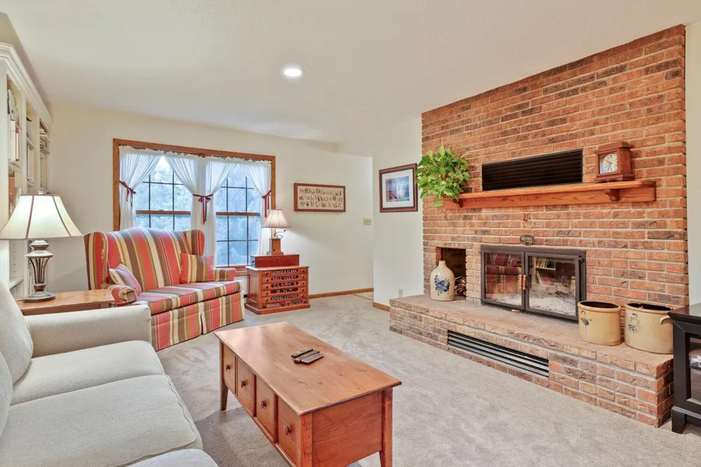 9905 Brent Avenue Inver Grove Heights, MN 55077