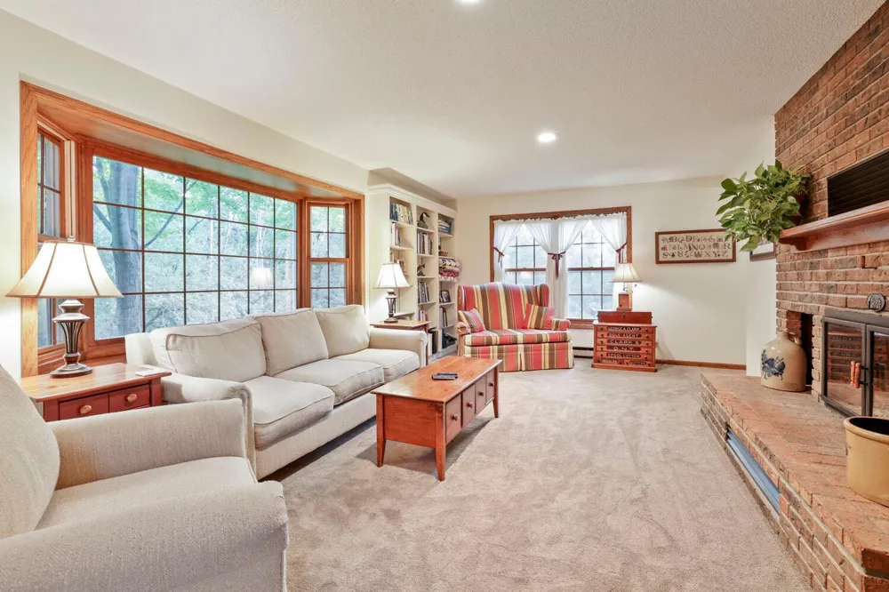 9905 Brent Avenue Inver Grove Heights, MN 55077
