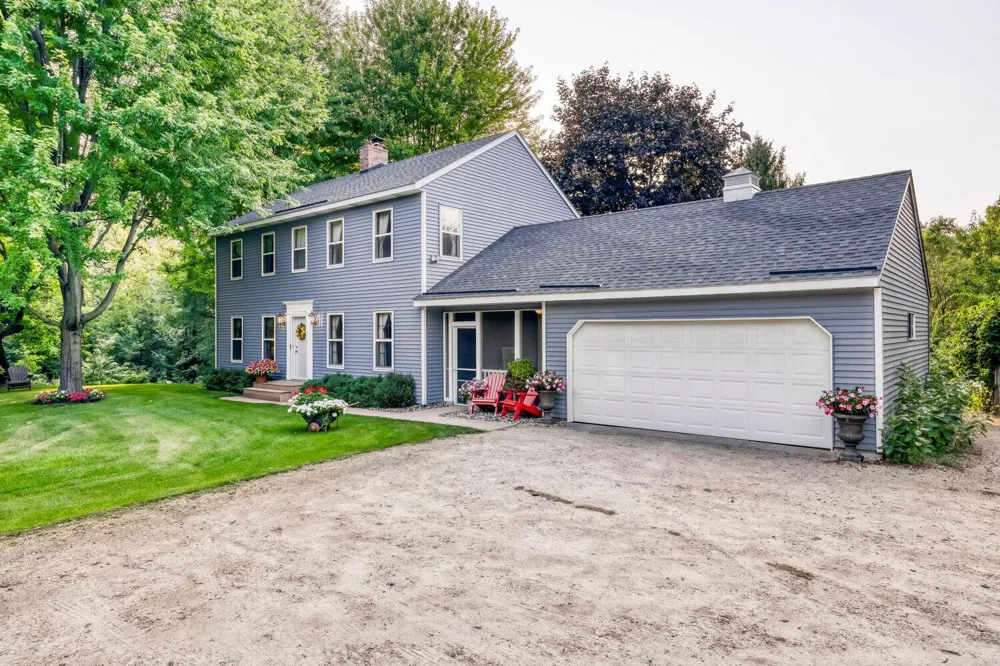 9905 Brent Avenue Inver Grove Heights, MN 55077