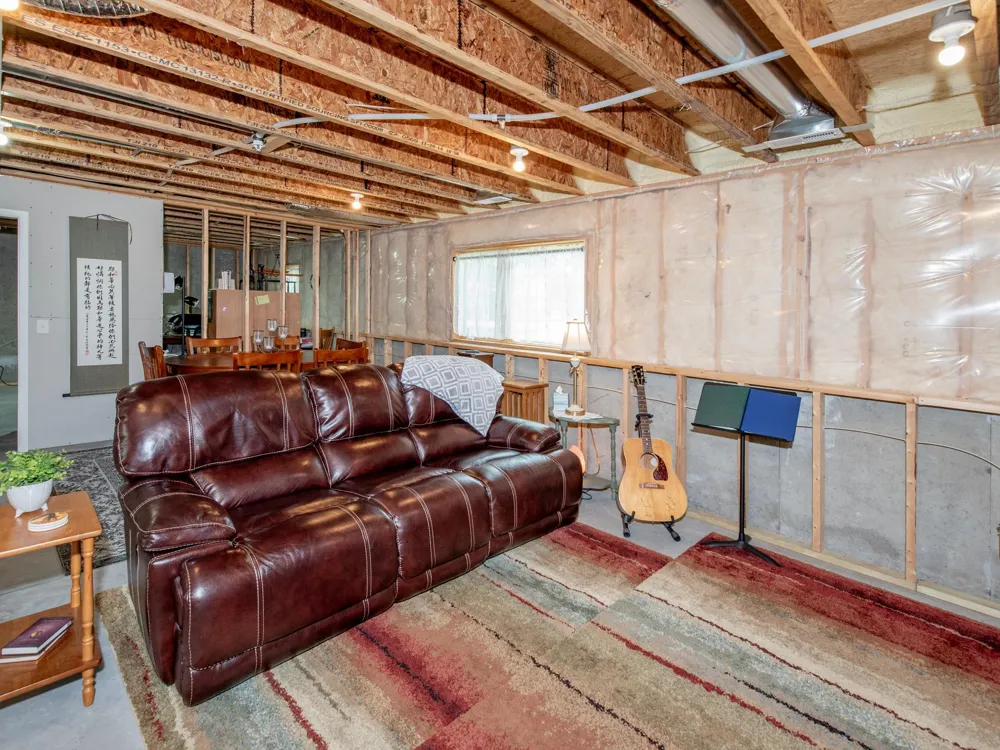 2365 Skillman Avenue E North Saint Paul, MN 55109