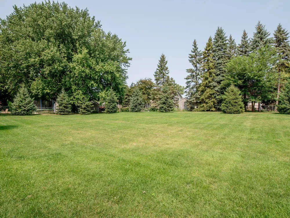 2365 Skillman Avenue E North Saint Paul, MN 55109