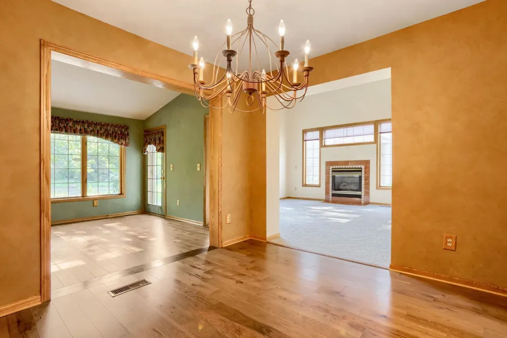 1896 Beebe Road Maplewood, MN 55109