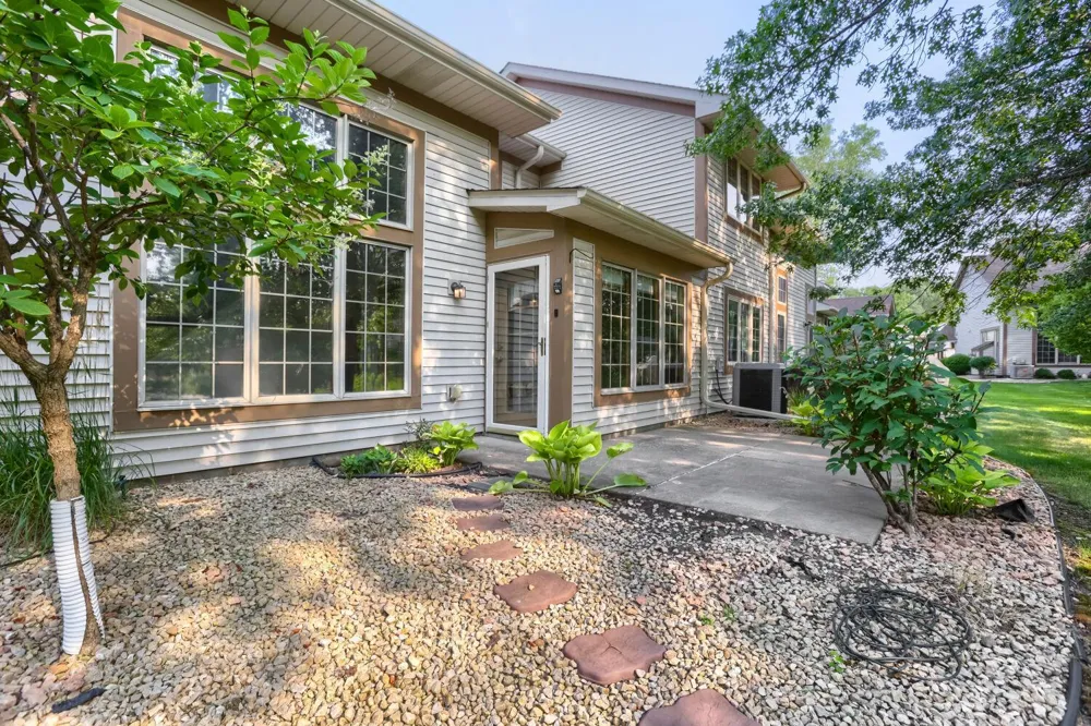 1896 Beebe Road Maplewood, MN 55109