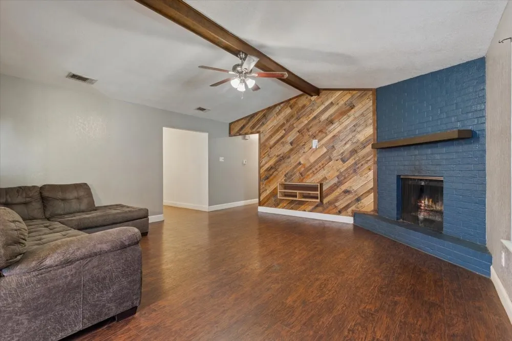 901 S Old Temple Road Lorena, TX 76655