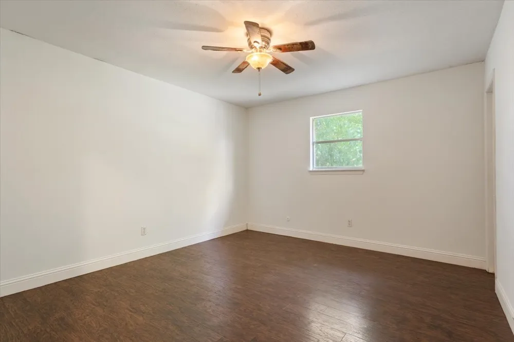 901 S Old Temple Road Lorena, TX 76655