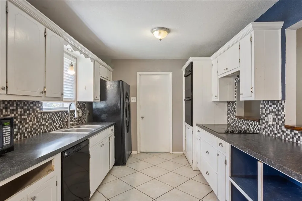 901 S Old Temple Road Lorena, TX 76655