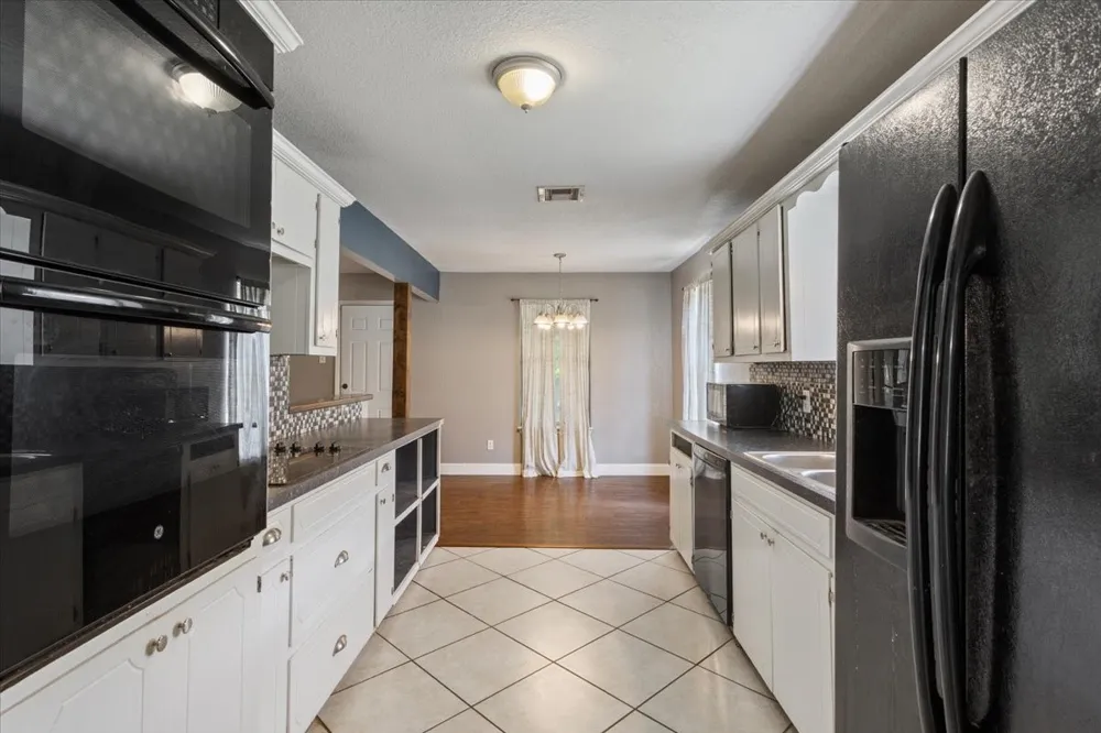 901 S Old Temple Road Lorena, TX 76655
