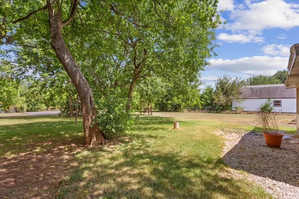 901 S Old Temple Road Lorena, TX 76655