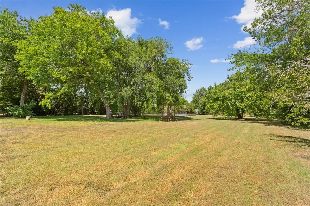 901 S Old Temple Road Lorena, TX 76655