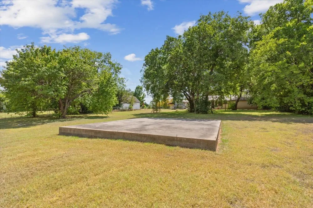 901 S Old Temple Road Lorena, TX 76655