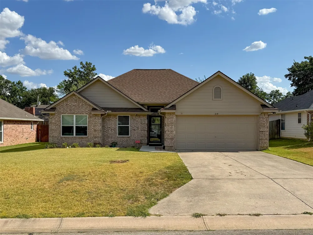 219 Quail Run Aubrey, TX 76227