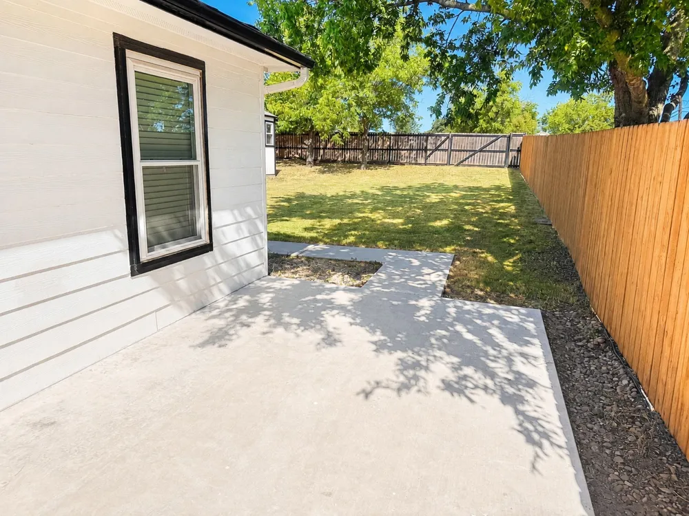 106 Raymond Street Bowie, TX 76230