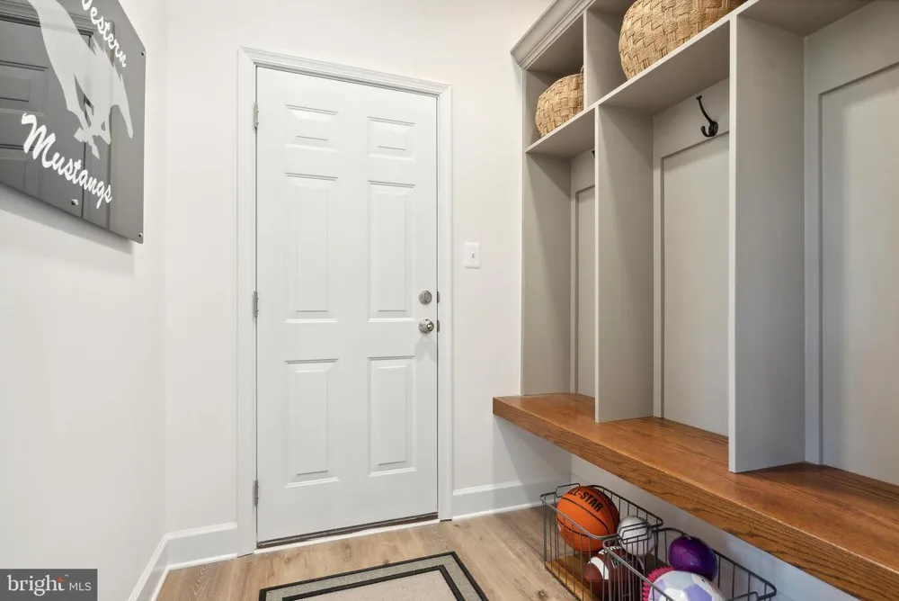 33 FRIAR RD #37 York, PA 17408