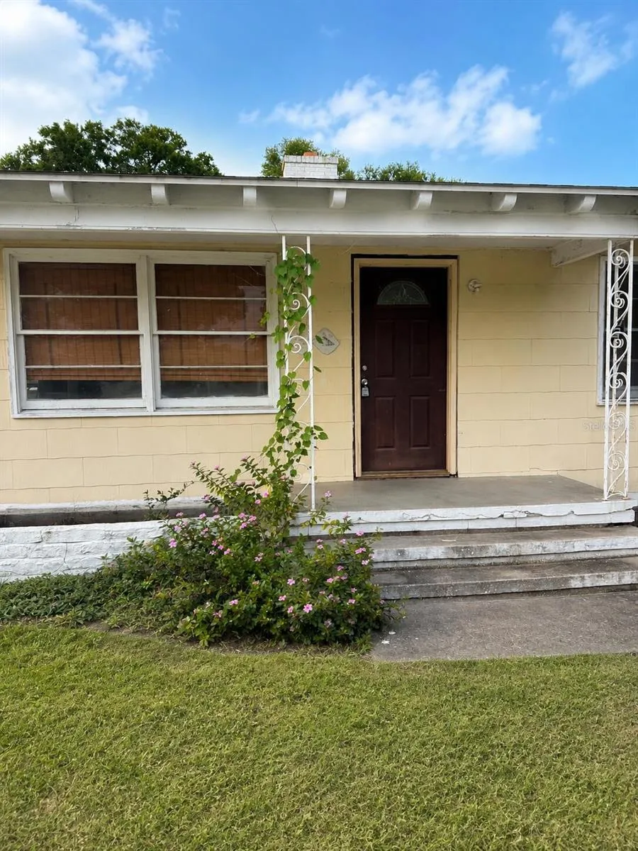 1370 ADMIRAL WOODSON LANE Clearwater, FL 33755