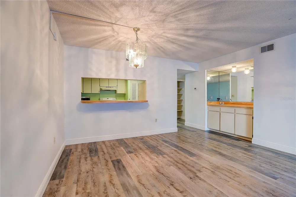 3708 GREENERY COURT #108 Tampa, FL 33618