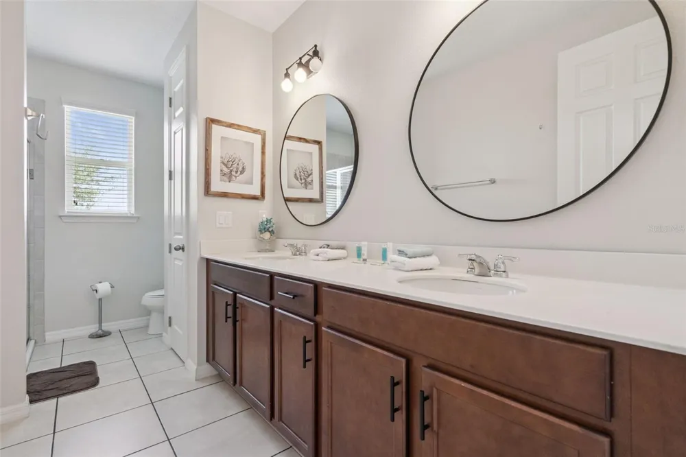 1633 NASSAU POINT TRAIL Kissimmee, FL 34747