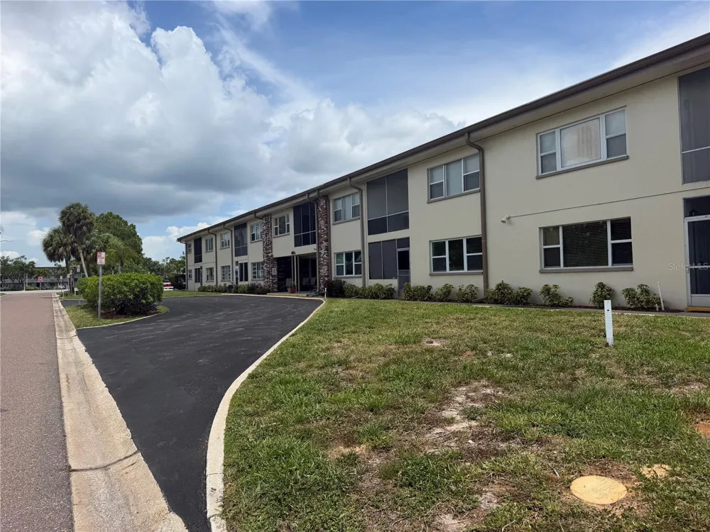 416 73RD AVENUE #205 St Petersburg, FL 33702