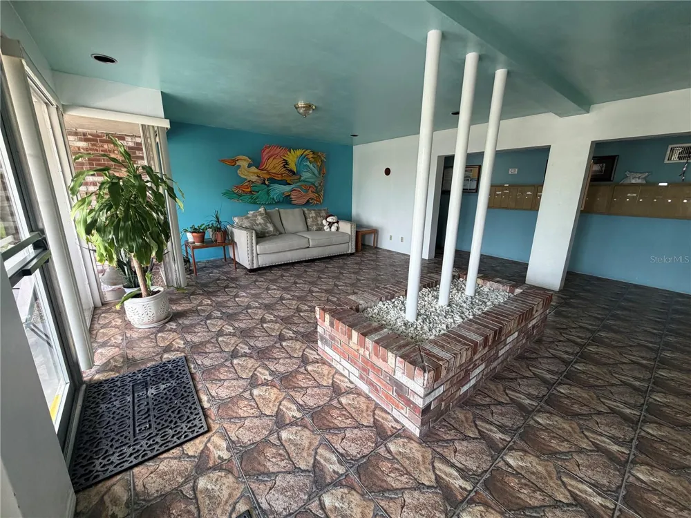 416 73RD AVENUE #205 St Petersburg, FL 33702