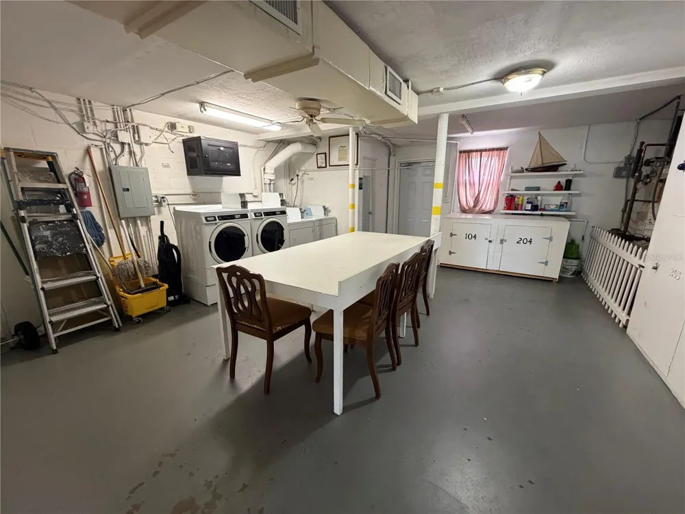 416 73RD AVENUE #205 St Petersburg, FL 33702