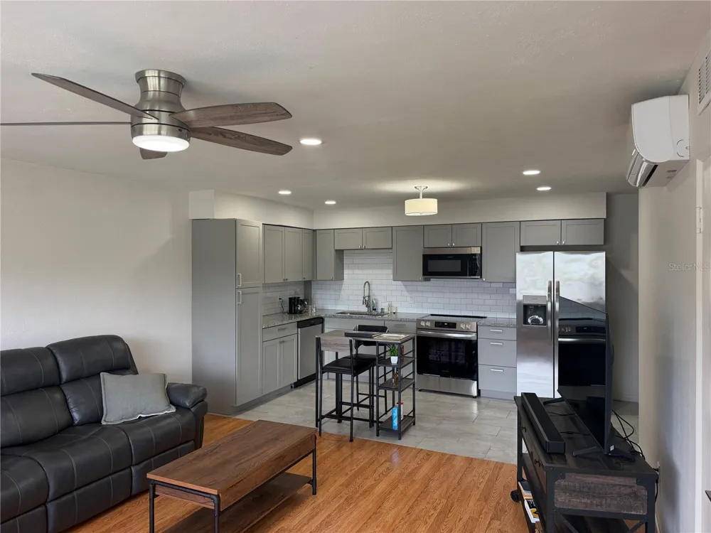 416 73RD AVENUE #205 St Petersburg, FL 33702