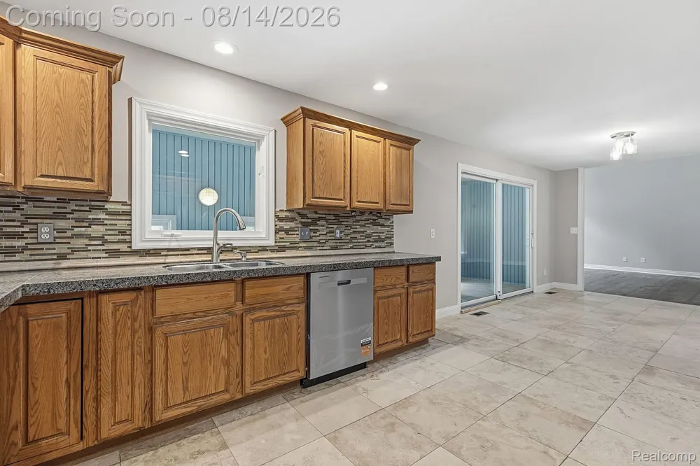 3326 Shorewood Avenue Fort Gratiot Charter Township, MI 48059
