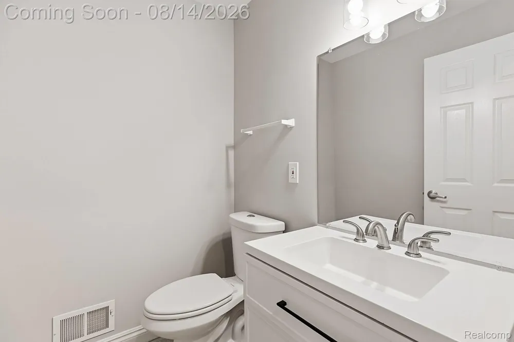 3326 Shorewood Avenue Fort Gratiot Charter Township, MI 48059