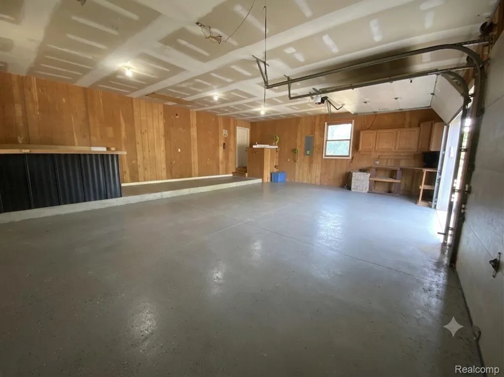 7715 Hidden Knoll Court Conway Township, MI 48418