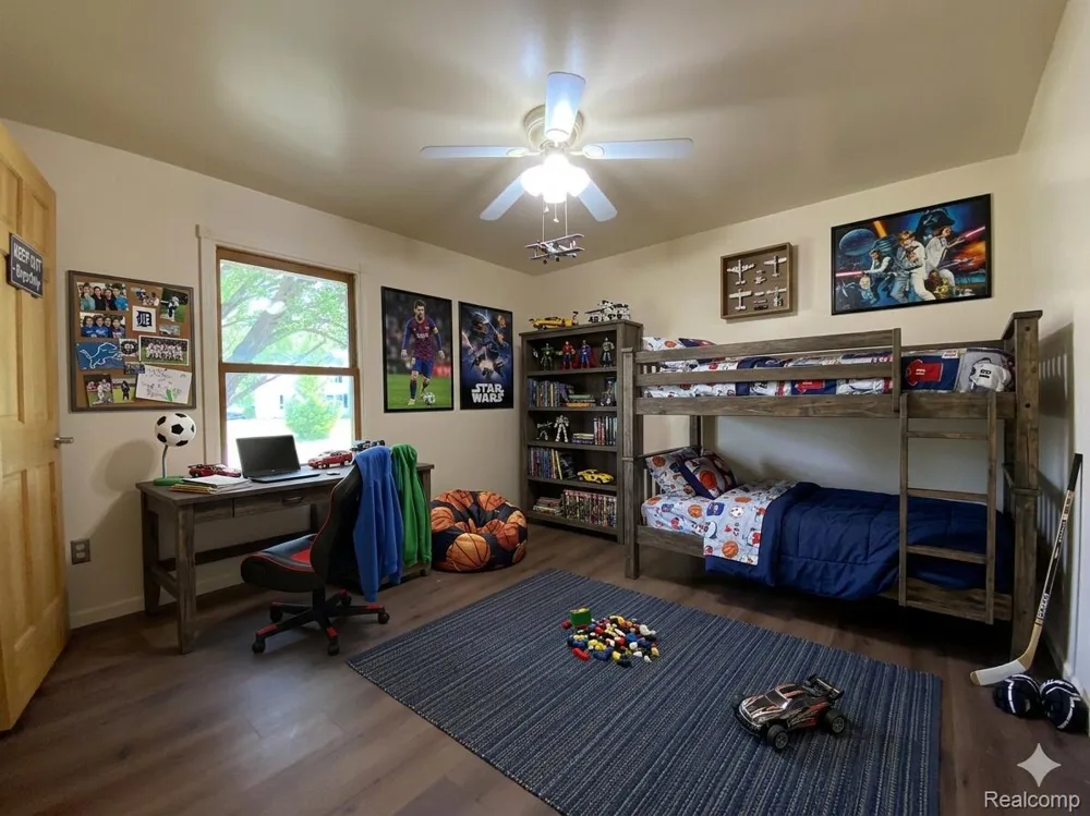 7715 Hidden Knoll Court Conway Township, MI 48418