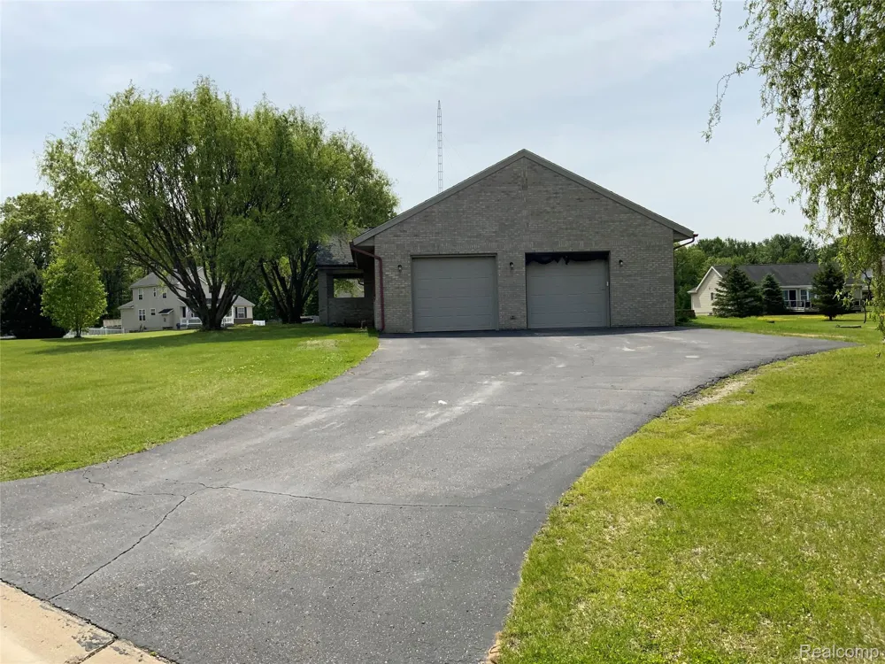 7715 Hidden Knoll Court Conway Township, MI 48418