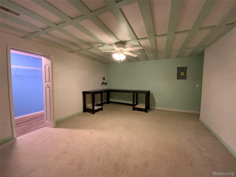 7715 Hidden Knoll Court Conway Township, MI 48418
