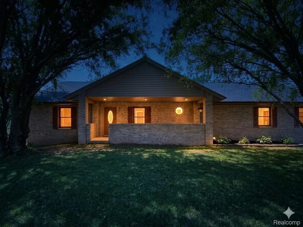 7715 Hidden Knoll Court Conway Township, MI 48418