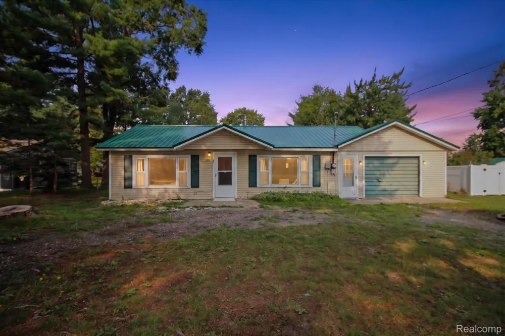 1895 Otsego Rd Road Roscommon Township, MI 48656