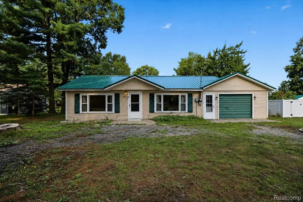 1895 Otsego Rd Road Roscommon Township, MI 48656